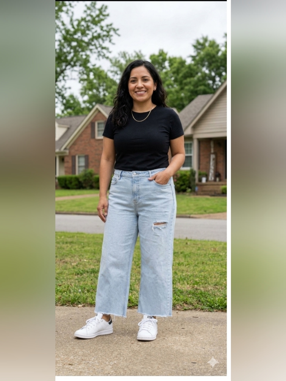 Old Navy Light Blue Cropped Distressed Jeans